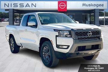New 2025 Nissan Frontier SV near Broken Arrow, OK - Nissan